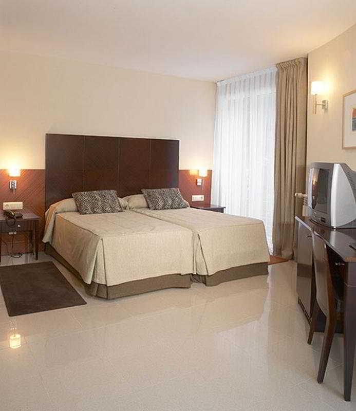 Hotel Mu La Cortinada Стая снимка