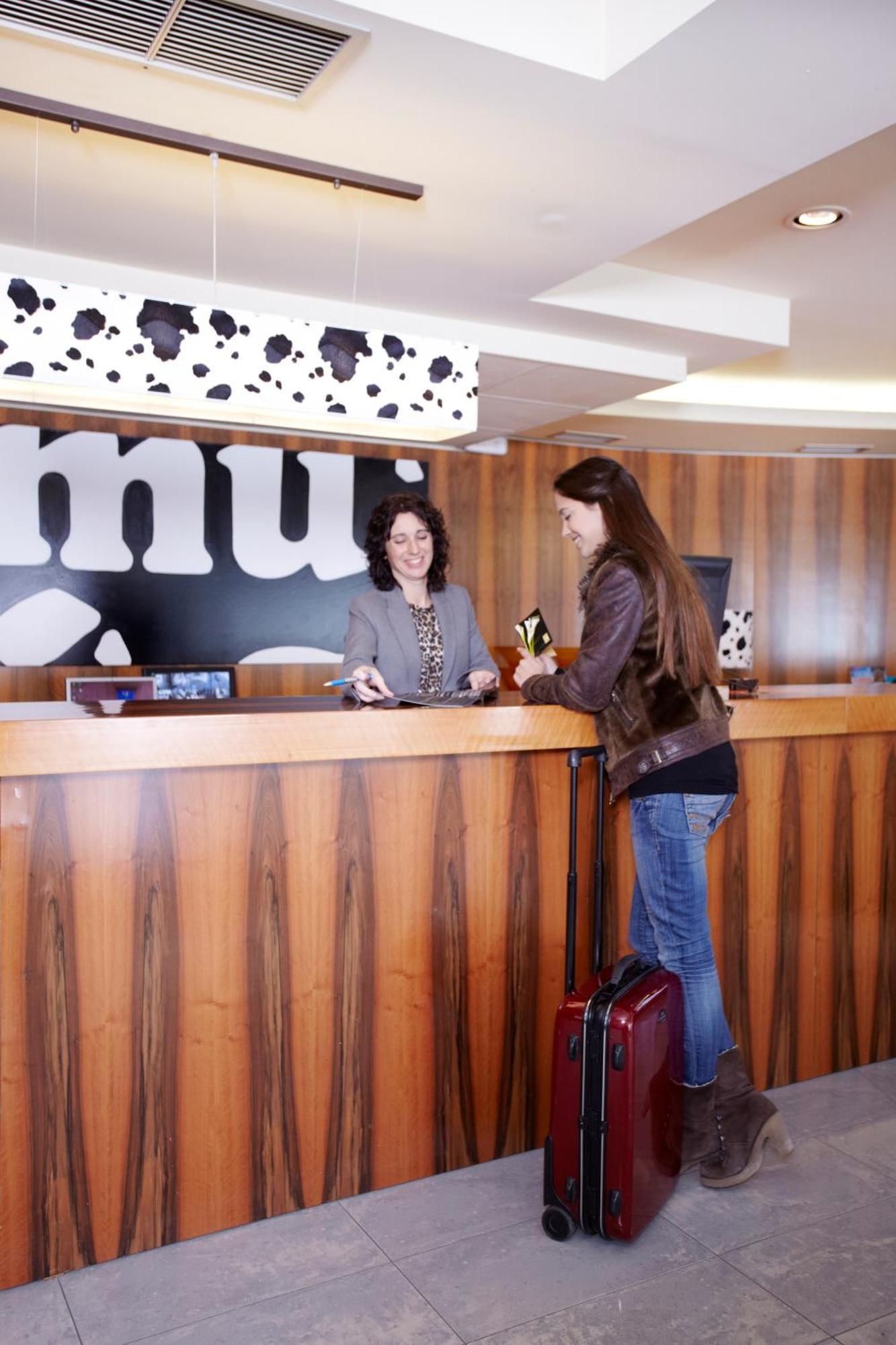 Hotel Mu La Cortinada Екстериор снимка