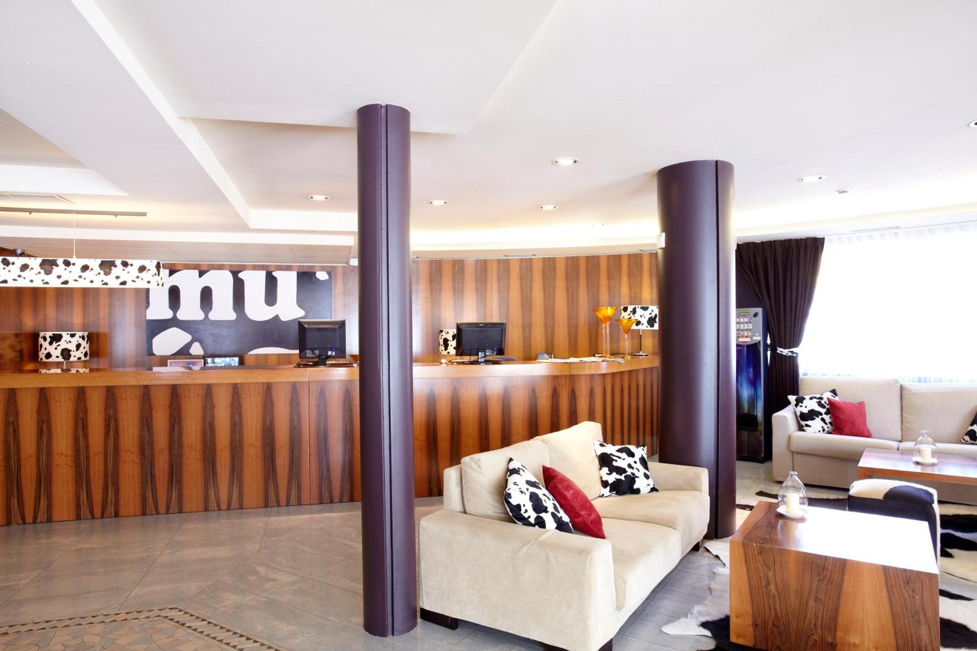 Hotel Mu La Cortinada Екстериор снимка
