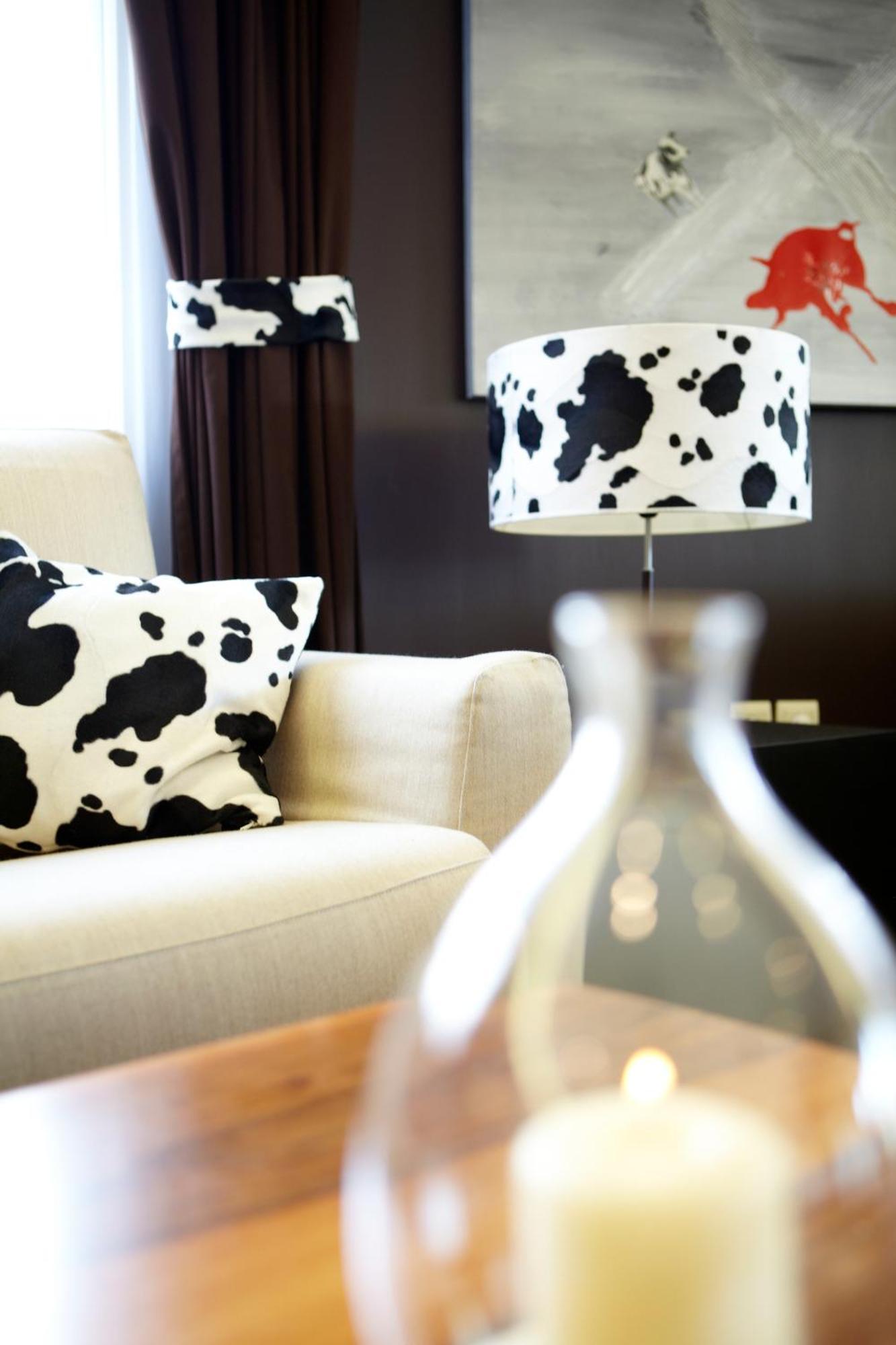Hotel Mu La Cortinada Стая снимка