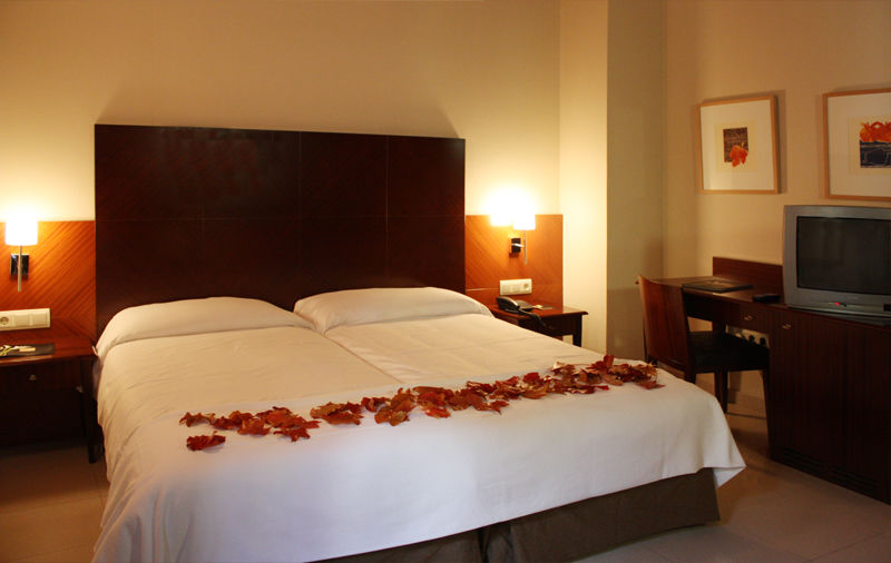 Hotel Mu La Cortinada Екстериор снимка