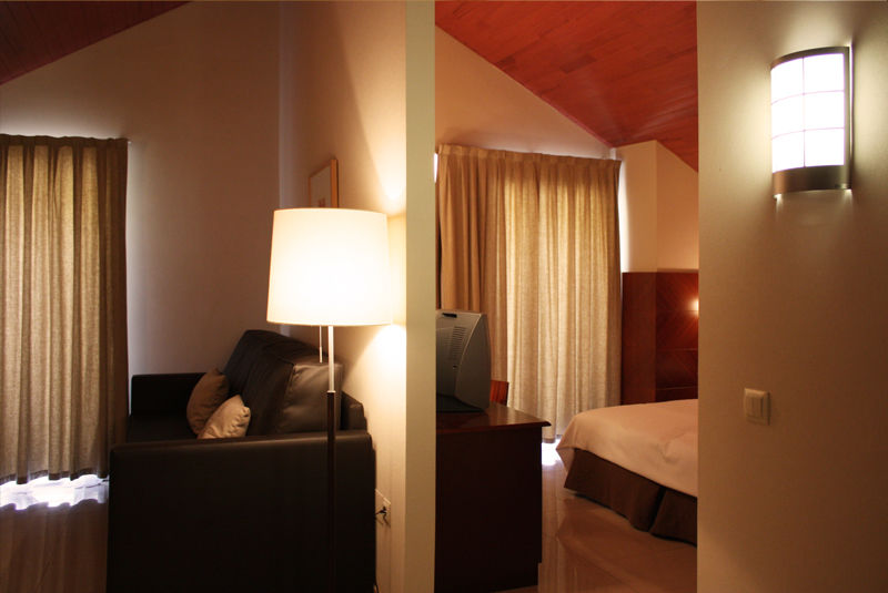 Hotel Mu La Cortinada Екстериор снимка