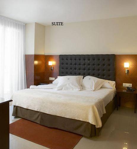 Hotel Mu La Cortinada Стая снимка