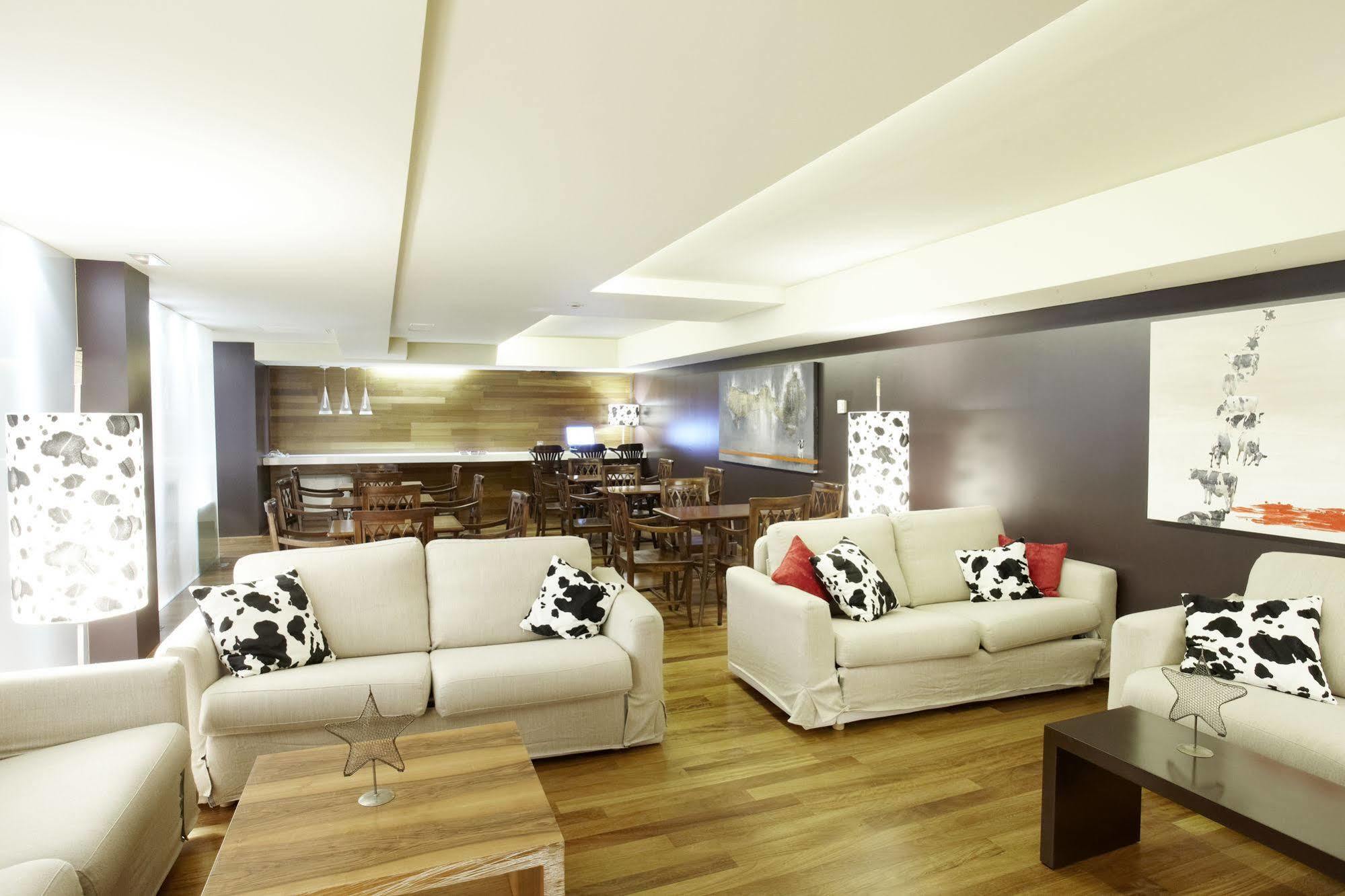 Hotel Mu La Cortinada Екстериор снимка