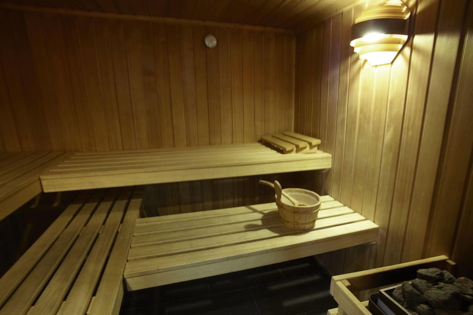 Hotel Mu La Cortinada Екстериор снимка